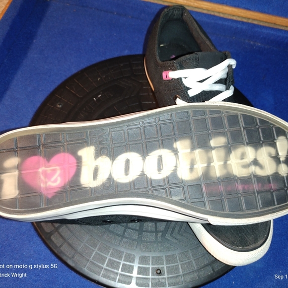 World Boobies ' Sully ' Black Canvass Sneakers, Sz. 10-US, 44-EU - Picture 9 of 9